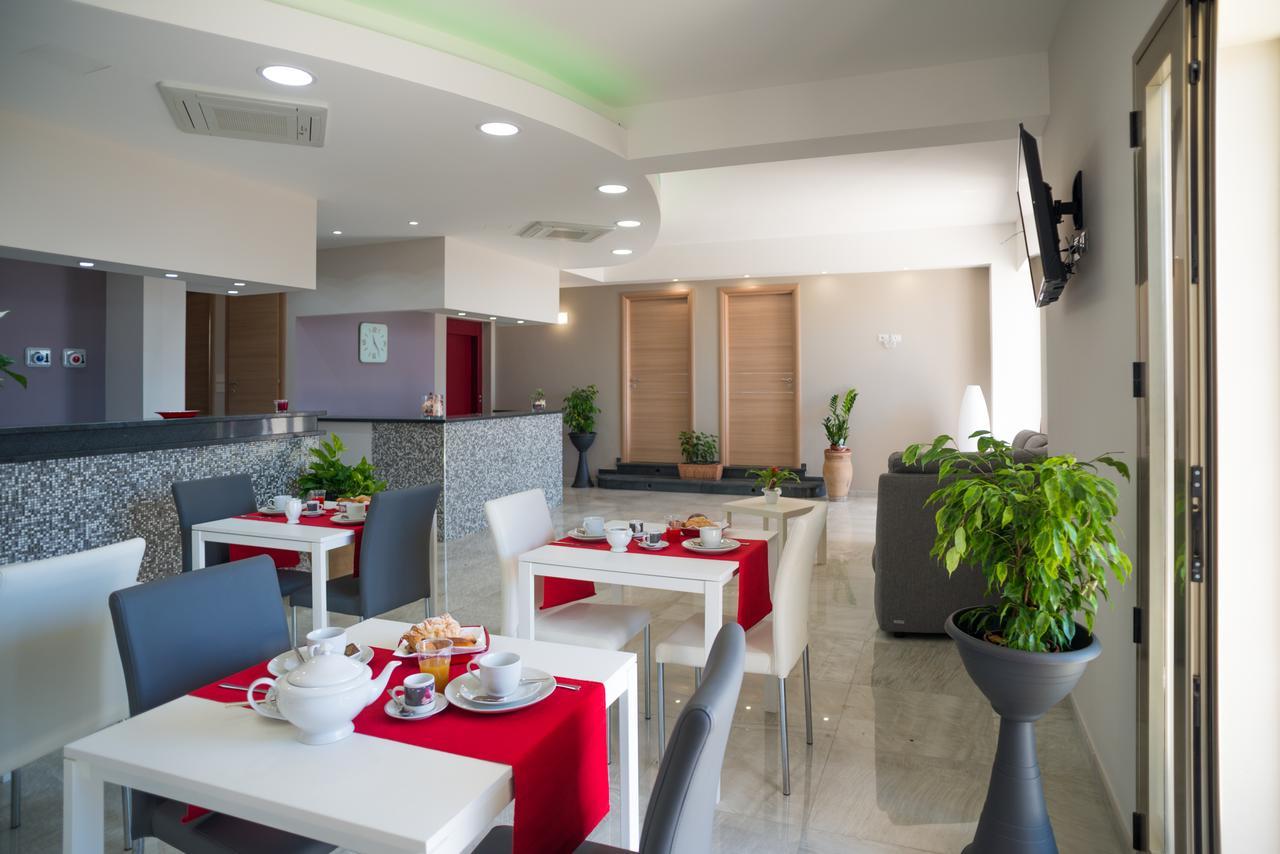 Riva Del Sol Bed & Breakfast Санта Тереза ди Рива Екстериор снимка