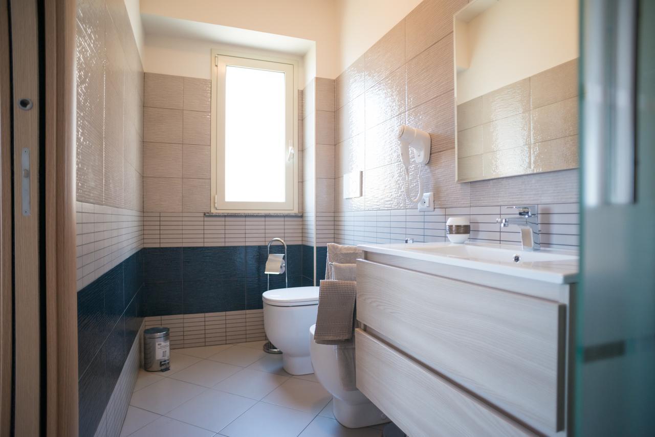 Riva Del Sol Bed & Breakfast Санта Тереза ди Рива Екстериор снимка